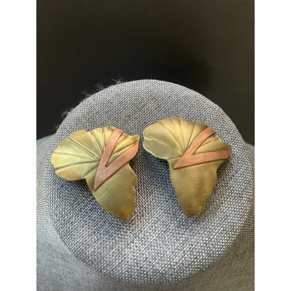 Vintage Africa Copper Brass Clip Earrings Hand Crafted Art To Wear Artisan - Picture 1 of 5